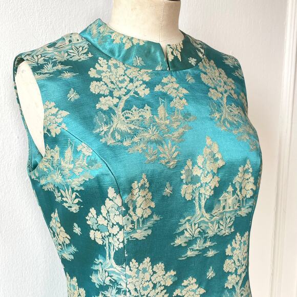 60s Brocade Chinoiserie Vintage Shift Dress Miss Brooks Scenic Print Cheongsam - Picture 3 of 9